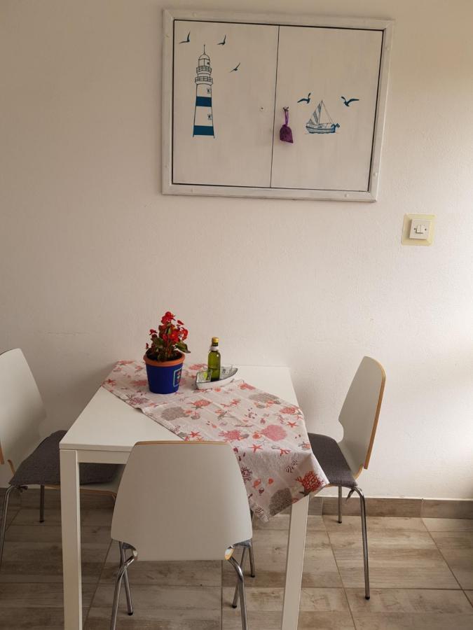 Apartments Dora And Tonka Krk Porat  Eksteriør bilde