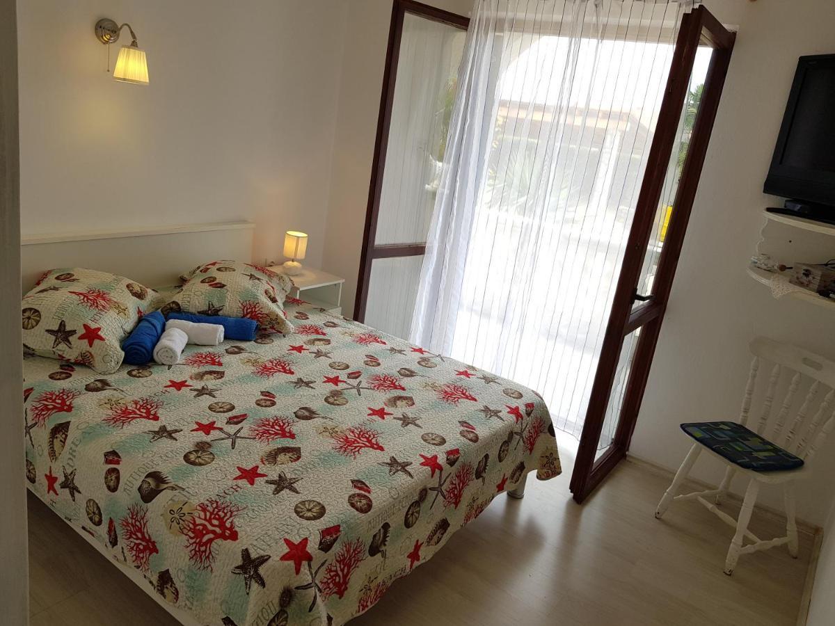 Apartments Dora And Tonka Krk Porat  Eksteriør bilde